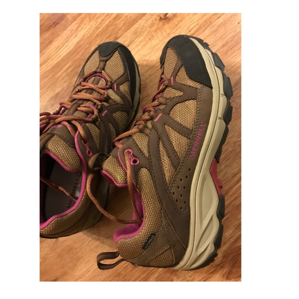 Ladies New Merrell Shoes